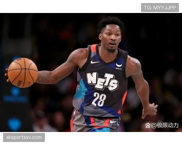 戴维斯高效挡拆制造错位，提升湖人内线防守稳定性